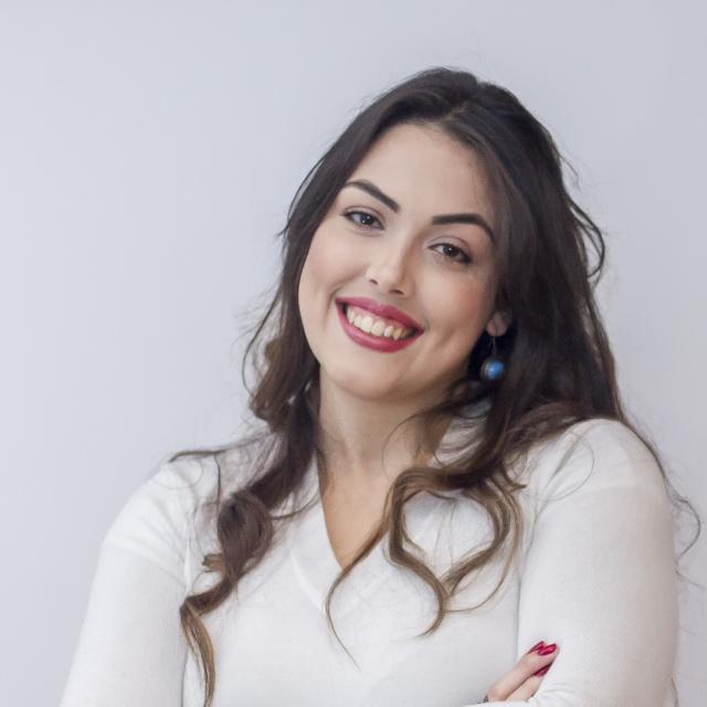 Aline Flores