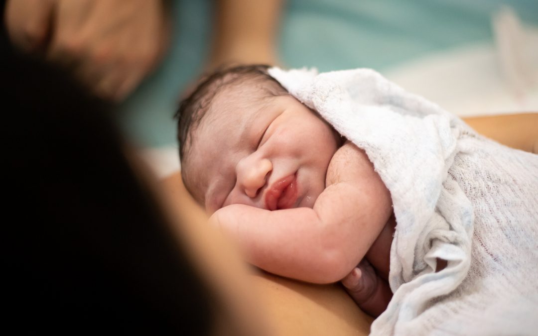 Cuidados com as gestantes e as puérperas em tempos de Covid-19